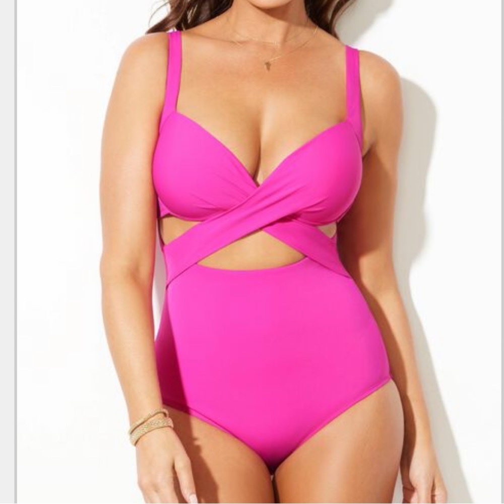 NWT Swimsuits for all Cut Out Underwire One Piece Swimsuit